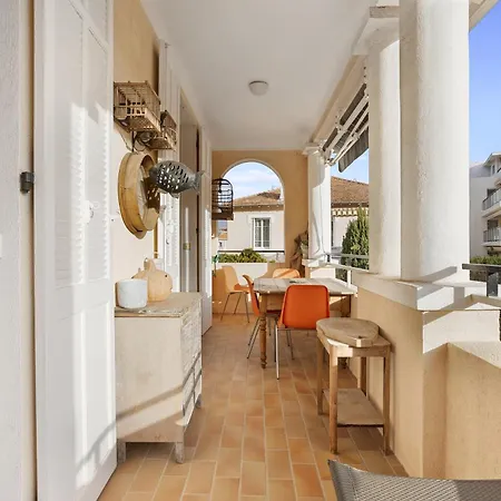 Superbe 120m² Proche Centre Parking Apartment