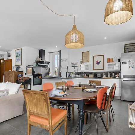 Superbe 120m² Proche Centre Parking Apartment *