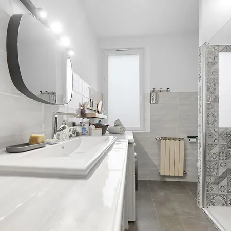 Superbe 120m² Proche Centre Parking Apartment Saint-Raphael (Var)